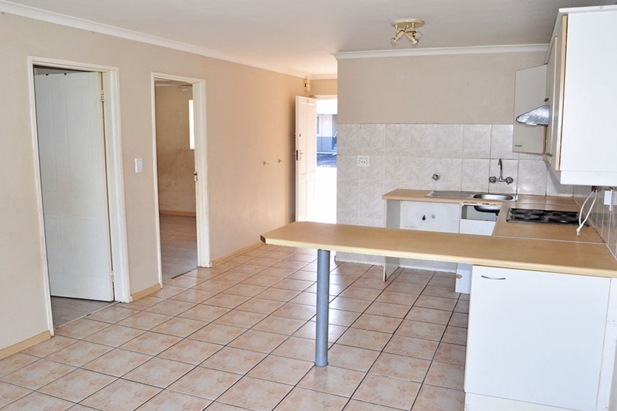 To Let 2 Bedroom Property for Rent in Pinelands Western Cape